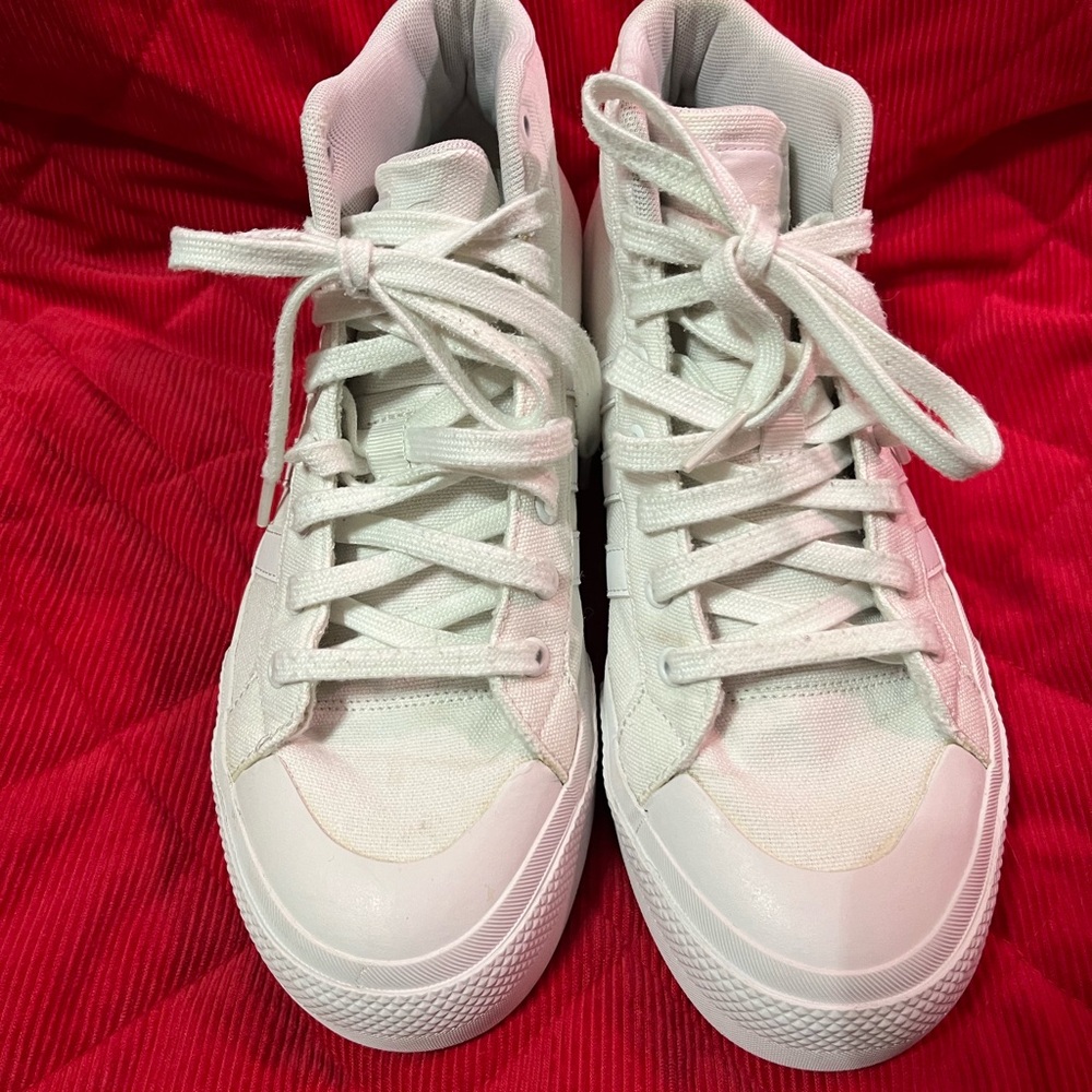 Adidas Canvas White High-Top Athletic Shoes Mens 8.5 gently used new stain guard